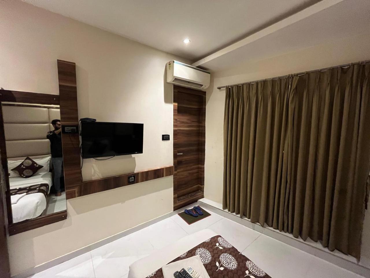Hotel Shahi Darbar Terminal-2 Mumbai Exterior photo